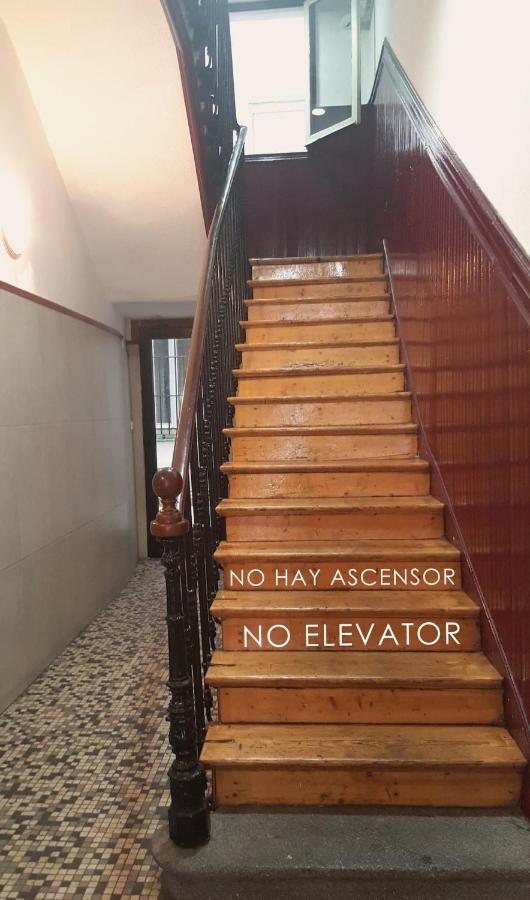 Ap Gran Via IV -Quinto Piso Sin Ascensor- Lägenhet Madrid Exteriör bild